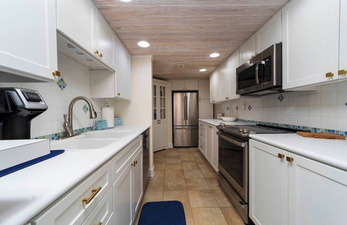 Crescent Beach Condominio | The Blue Sea Turtle at Ocean House 111