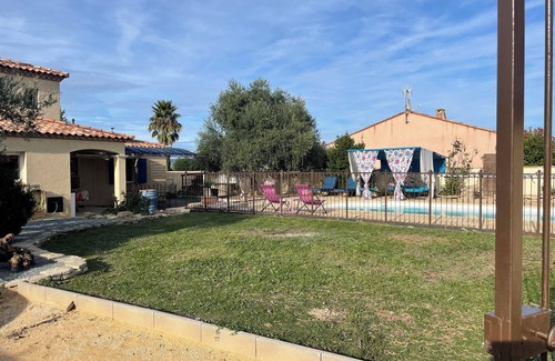 Calvisson Villa | Blue shutters, villa between sea and hills, in the heart of ❤️de la Vaunage!