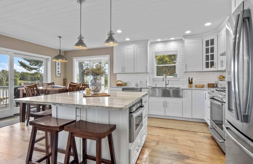 Alden Casa | Blue Sky Clam Cottage