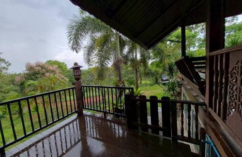Kaset Sombun Casa | Blue Sky Hills Home Stay
