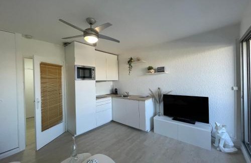 La Petite Motte Apartamento | Blue Sky La Grande Motte Studio -Pool-5min Beach -Queensizebed -WiFi