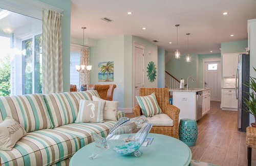 Holmes Beach Casa | Blue Sky: lujo 5 hab / 4 baño con piscina climatizada - 1 cuadra de la playa!