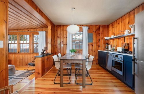 Dennis Port Cabaña | Blue Sky Retreat – Cozy, Central & Walk to Beach