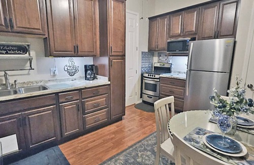 Glenmont Estates Casa | ¡Disfrute de nuestra suite familiar de huéspedes Vintage ubicada en el CORAZÓN de Goodyear Az!