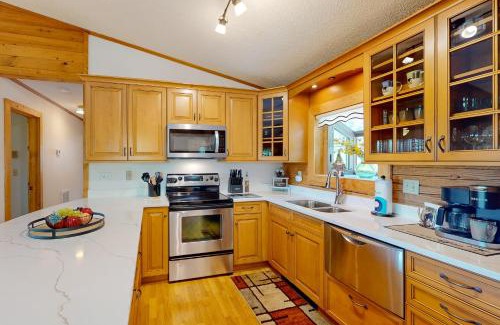 Waynesville Casa | Blue Spruce Retreat