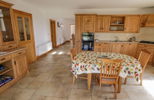 Lecemy Cabaña | BLUE STACK HOUSE, family friendly in Donegal Town, County Donegal