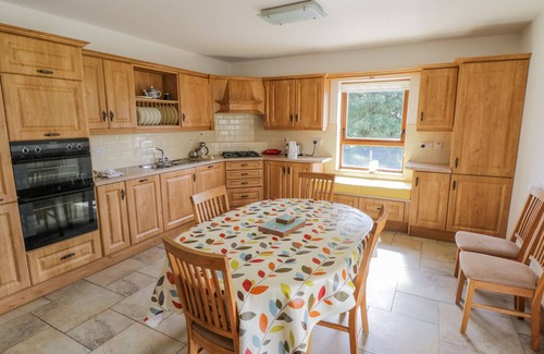 Lecemy Cabaña | BLUE STACK HOUSE, family friendly in Donegal Town, County Donegal