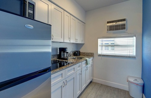 East Fort Lauderdale Hotel | Blue Strawberry by the Sea