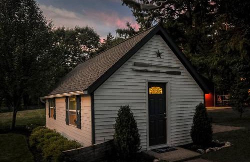 Fennville Casa | Blue Vieira Cottage