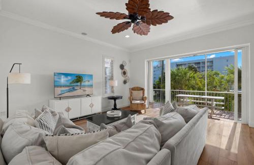 Fort Myers Beach Casa | Blue View by Sun Palace Vacations