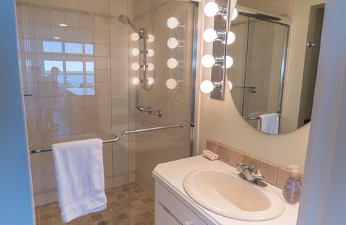 Cushing Casa | 'Blue View' - Ocean Front House - 2 espacios de estar