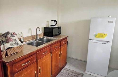 Demerara-Mahaica Apartamento | Blue Villa Apartment 43 Section C Beautiful 1- bedroom, 1 bath apartment