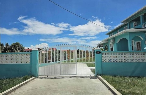Demerara-Mahaica Apartamento | Blue Villa Apartment 43 Section C Beautiful 1- bedroom, 1 bath apartment