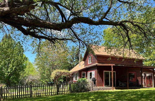 Bayfield Otro | Blue Vista Farmhouse, Blue Vista Farmhouse | Private Home on 40 Acre Berry Farm