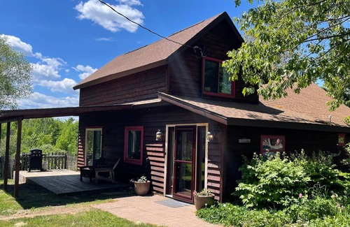 Bayfield Otro | Blue Vista Farmhouse, Blue Vista Farmhouse | Private Home on 40 Acre Berry Farm