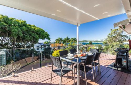 Salamander Bay Casa | Blue Waters 7 Cook St - Dog Friendly and Water Views