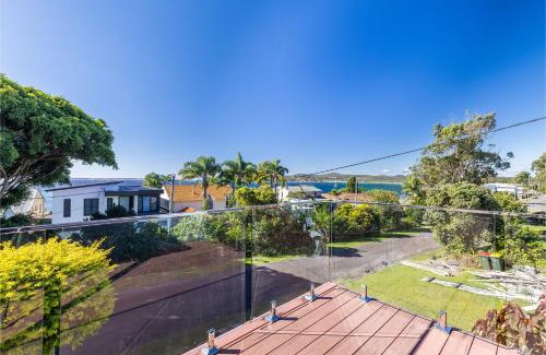 Salamander Bay Casa | Blue Waters 7 Cook St - Dog Friendly and Water Views