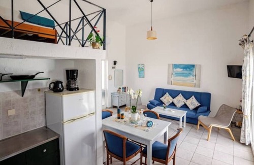 Koutsouras Apartamento | Blue Wave : 🌊 Room on the Sea