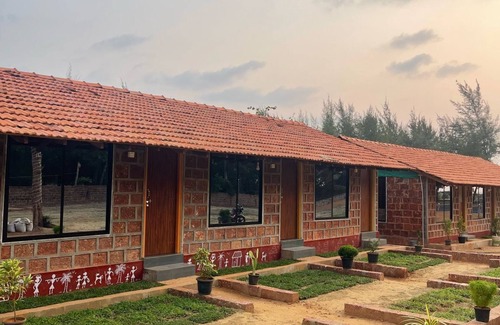 Kumta Cabaña | Blue Waves Beach Stay