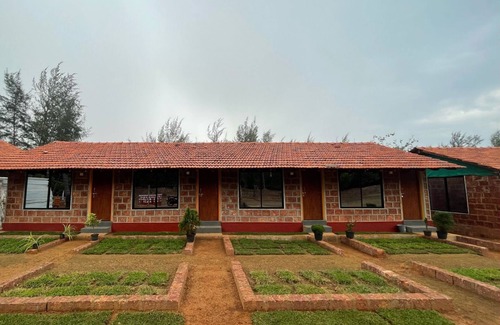 Kumta Cabaña | Blue Waves Beach Stay