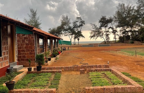 Kumta Cabaña | Blue Waves Beach Stay