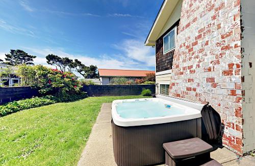 Agate Beach Casa | Blue Waves Overlook