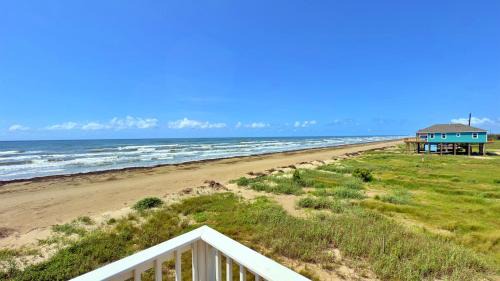 Freeport Casa | Blue Whale Beachfront Retreat