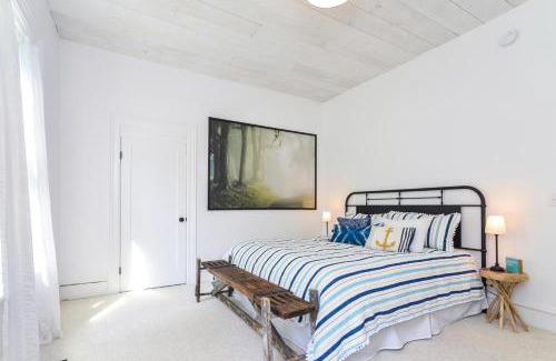 Saugatuck Villa | Blue Whale
