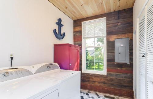 Saugatuck Villa | Blue Whale