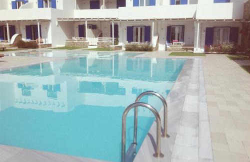 Ornos Cama Y Desayuno | Blue, White and Grey Suites