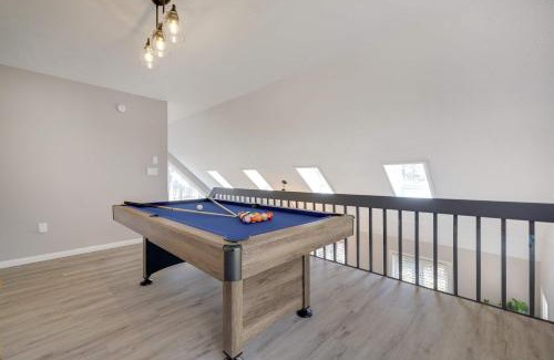 Albrightsville Casa | Blue Wolf Retreat Pool Table Cozy BBQ