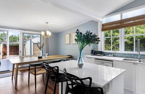 Cessnock Casa | Blue Wren Cottage on Edith - A Fireside Retreat in Wine Country