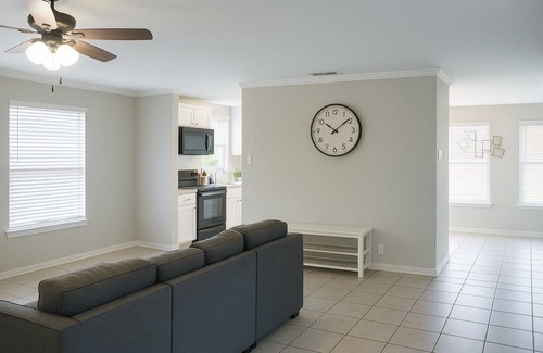 Converse Casa | Blue Yard Homes Spacious 4-bedroom house