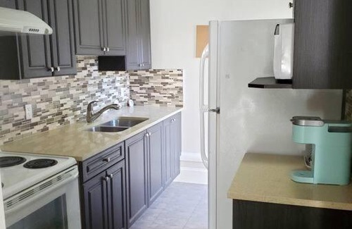 Regional District of Nanaimo Apartamento | BlueBack BeachFront 2-Bedroom Private Apartment