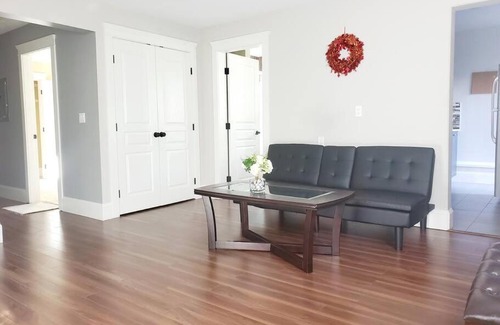 Regional District of Nanaimo Apartamento | BlueBack BeachFront 2-Bedroom Private Apartment