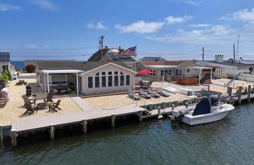 Waretown Casa | Bluebeard Coastal Escape