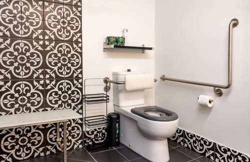 Parramatta Park Casa | Bluebell Charm Cairns 4BR Home, 3 min to Hospital