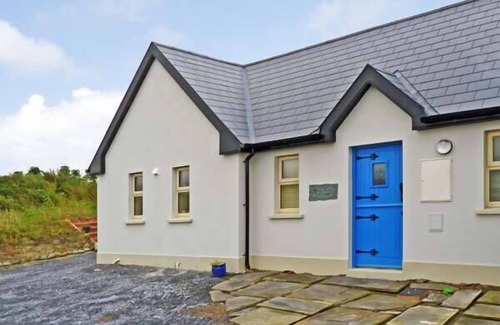 Spanish Point Cabaña | BLUEBELL COTTAGE, family friendly in Spanish Point, County Clare