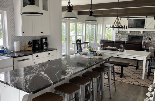 Egg Harbor Casa | Bluebell Cottage: Luxury Waterfront Home with Private Pier