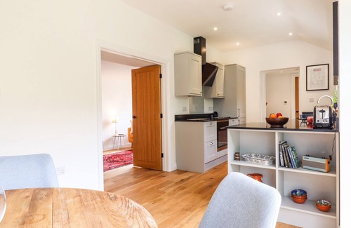 Mary Tavy Cabaña | BLUEBELL COTTAGE, pet friendly, with a garden in Mary Tavy