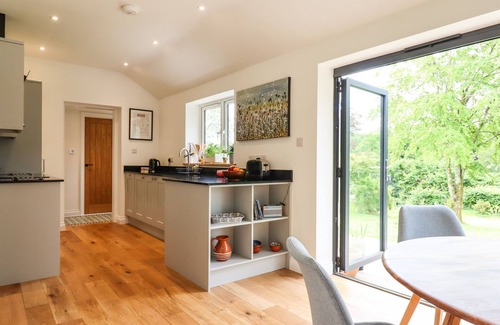 Mary Tavy Cabaña | BLUEBELL COTTAGE, pet friendly, with a garden in Mary Tavy