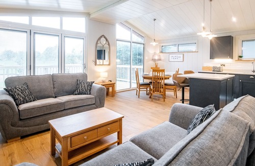 Gargrave Cabina | BLUEBELL LODGE, family friendly, with a garden in Gargrave
