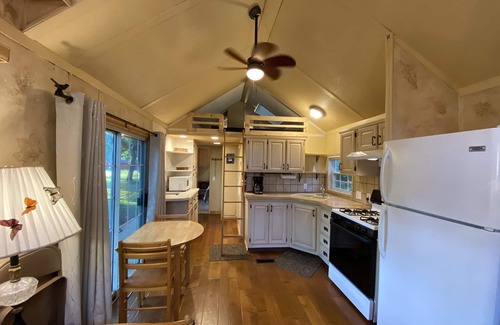 Adams County Casa | Bluebelle Tiny House in the 'Hundred Acre Woods'!