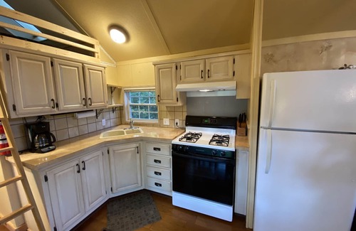 Adams County Casa | Bluebelle Tiny House in the 'Hundred Acre Woods'!
