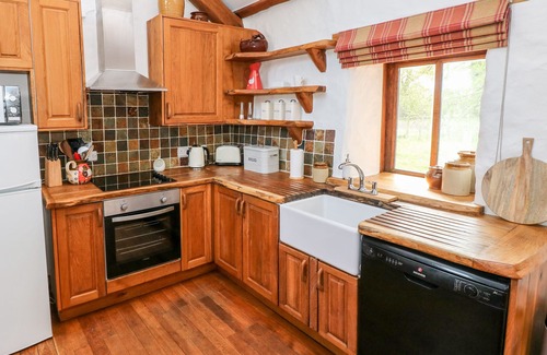 Haverfordwest Cabaña | BLUEBERRY COTTAGE, character holiday cottage in Haverfordwest