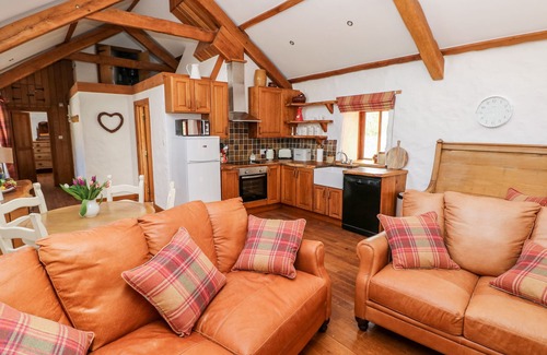 Haverfordwest Cabaña | BLUEBERRY COTTAGE, character holiday cottage in Haverfordwest