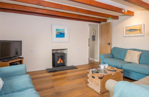 Solva Casa | Blueberry Cottage