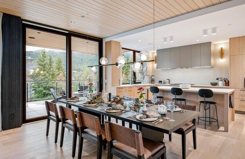 Blueberry Hill Chalet De Esquí | Blueberry Hill Retreat | Luxury, Close to everything, hot tub, incredible views,