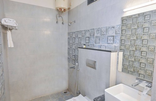 Raipur Hotel | Blueberry Inn