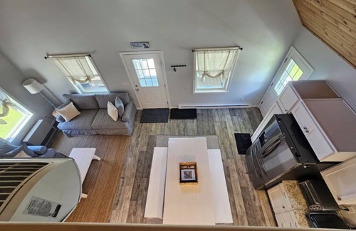 Litchfield Cabaña | Bluebird Cottage - Cozy 2-bedroom with AC and WiFi on Woodbury Pond